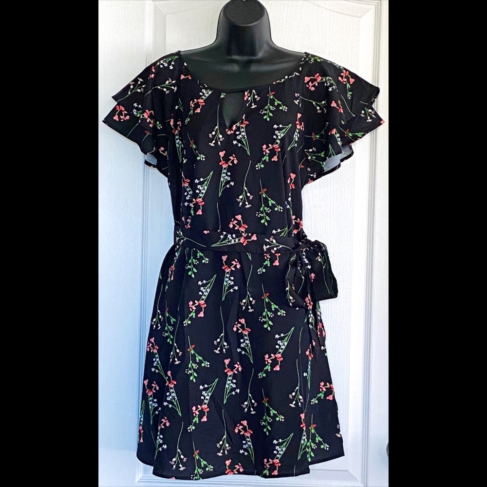 Black Dress Keyhole Back Butterfly Sleeve XL